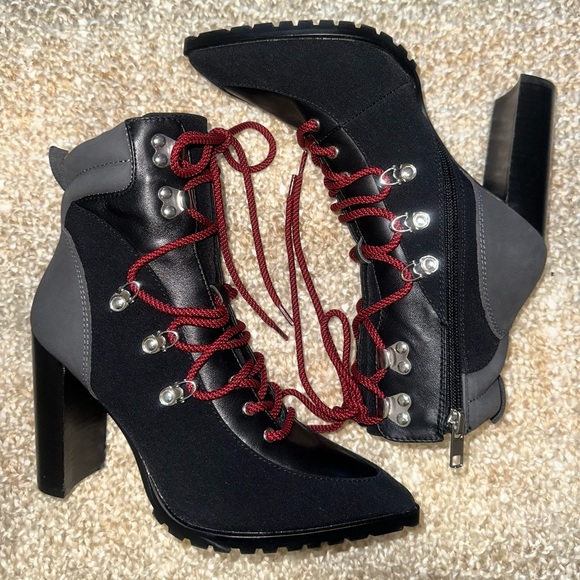 Steve Madden Black Lace-Up Boots With Red Lace Size 7 - Picture 1 of 9